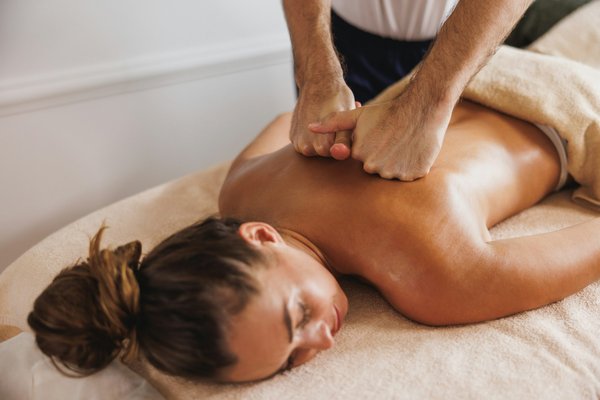 Formez-vous au massage bien-être à Lausanne avec RFormation